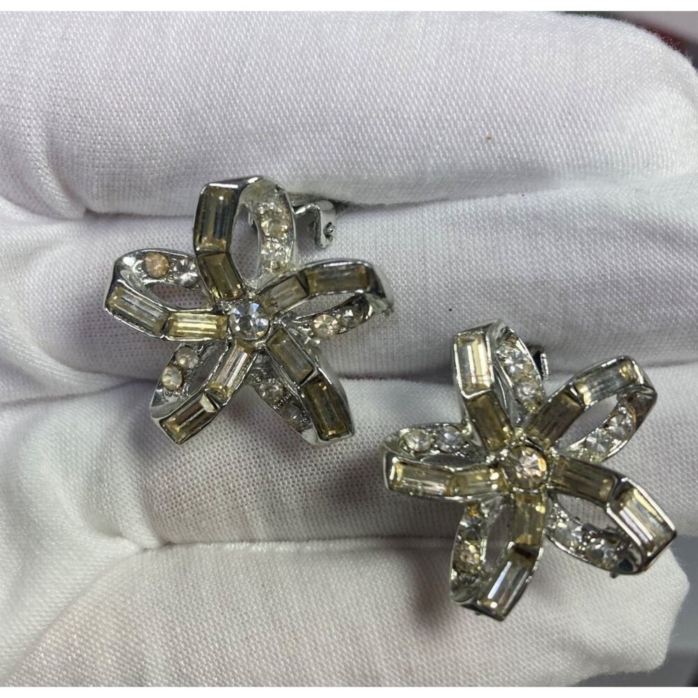 Vintage Silver Tone Rhinestone Floral Clip On Earrings Evening Fairy Coquette